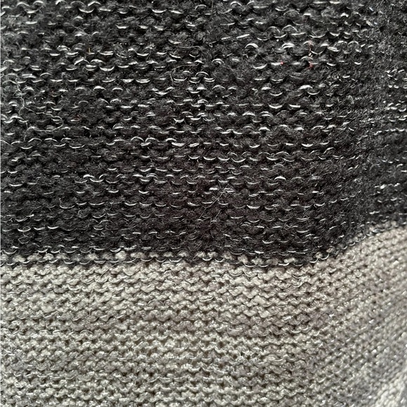 Again black gray shimmer long sleeve long knit sweater size large - Picture 10 of 15